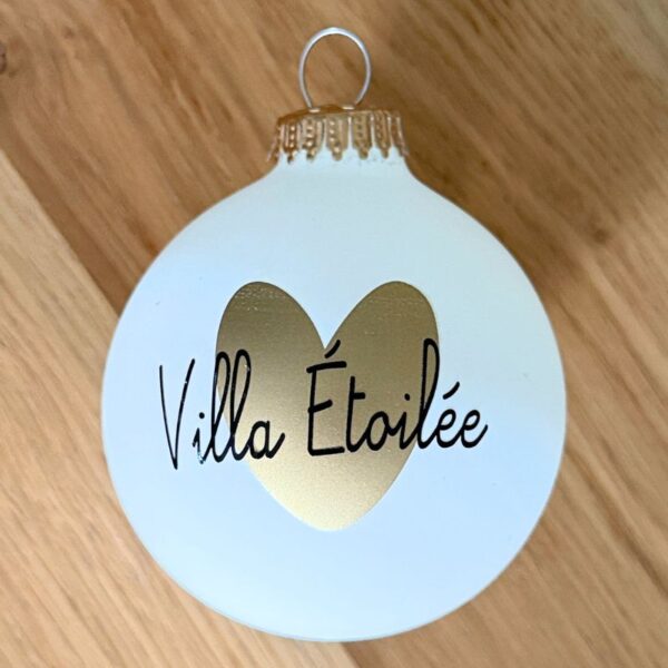 boule de noël personnalisée villa étoilée blanche et dorée