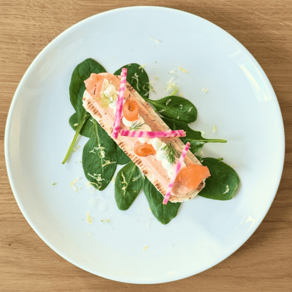 Commande d'une entrée pour les fêtes de Noël à base de saumon