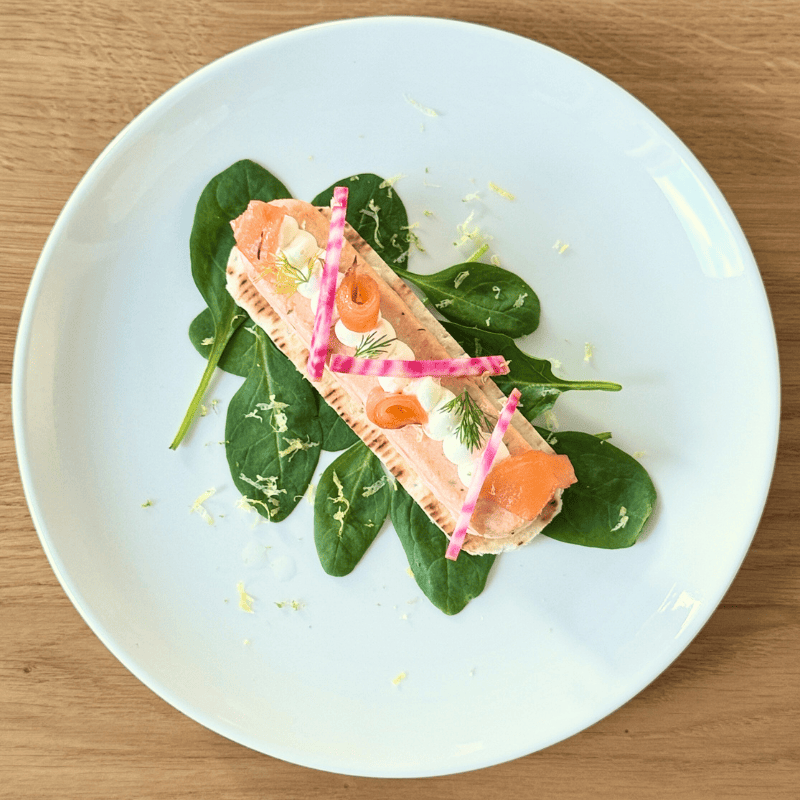 Commande d'une entrée pour les fêtes de Noël à base de saumon